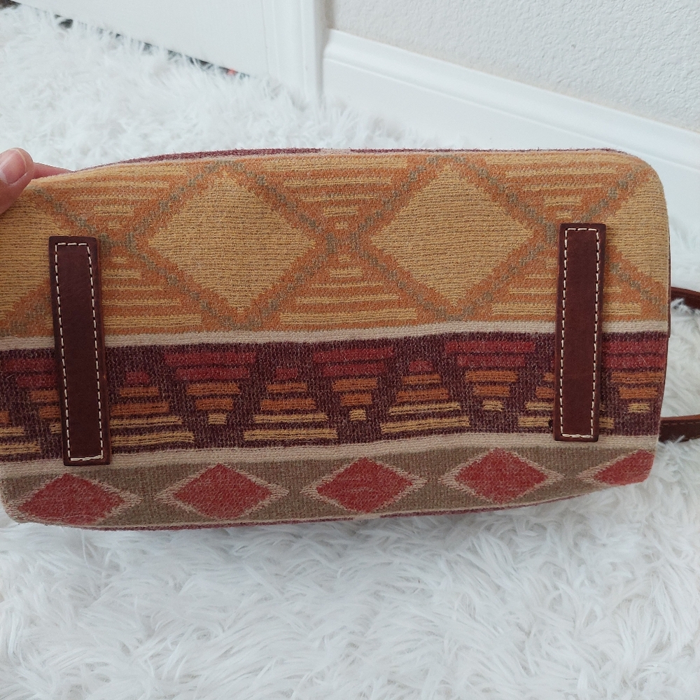Pendleton Rust and Tan Aztec Crossbody Bag - Picture 10 of 12